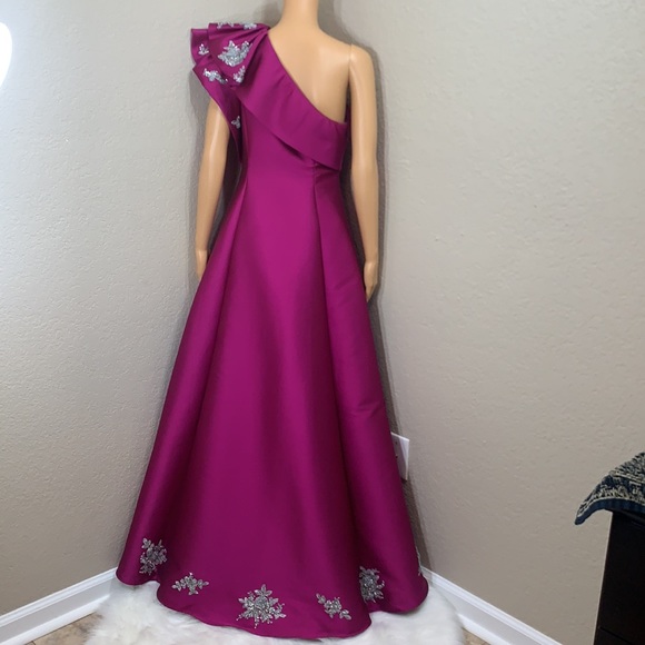 Half Shoulder High Low Fuchsia Evening Gown Size 4 - Picture 2 of 12